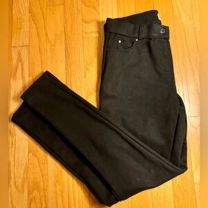 Women’s faux leather/suede black skinny pants. Super soft and flattering!
